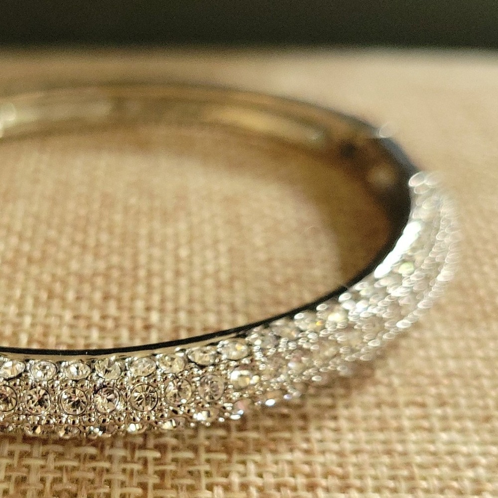Silver Tone Rhinestone Pave Hinged Bangle Bracelet Size 7 Glam